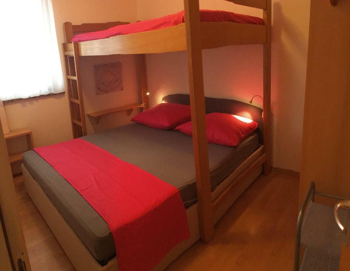 Apartment Jurja Povljana Luaran gambar