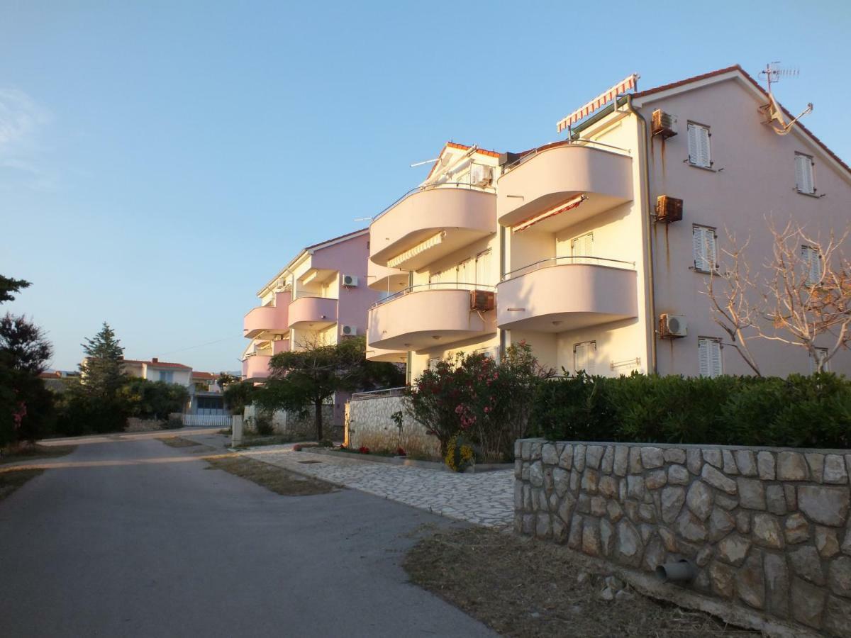 Apartment Jurja Povljana Luaran gambar